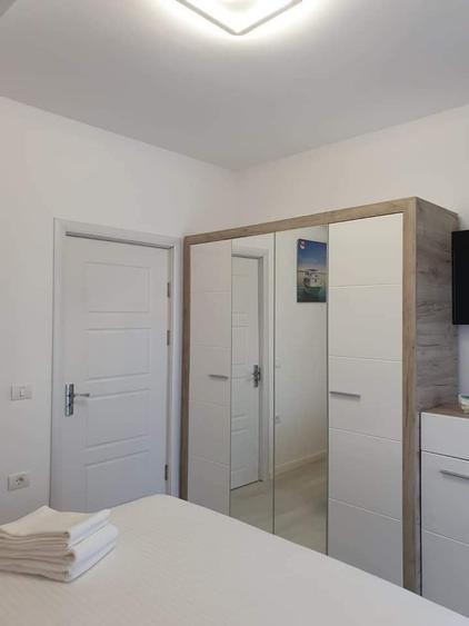 Apartament cu 2 camere decomandat, mobilat în Est