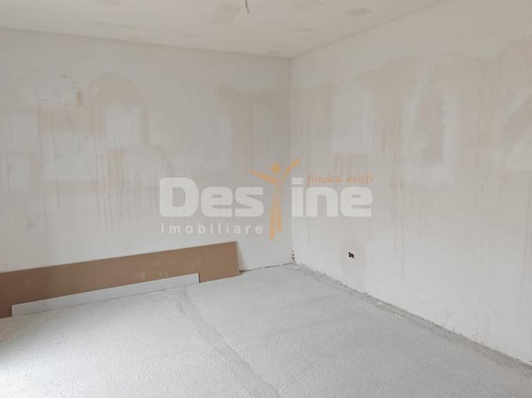 Apartament cu 4 camere decomandat în Vest