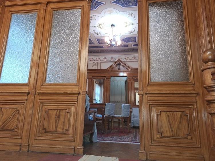 Casă cu 4 camere în Central