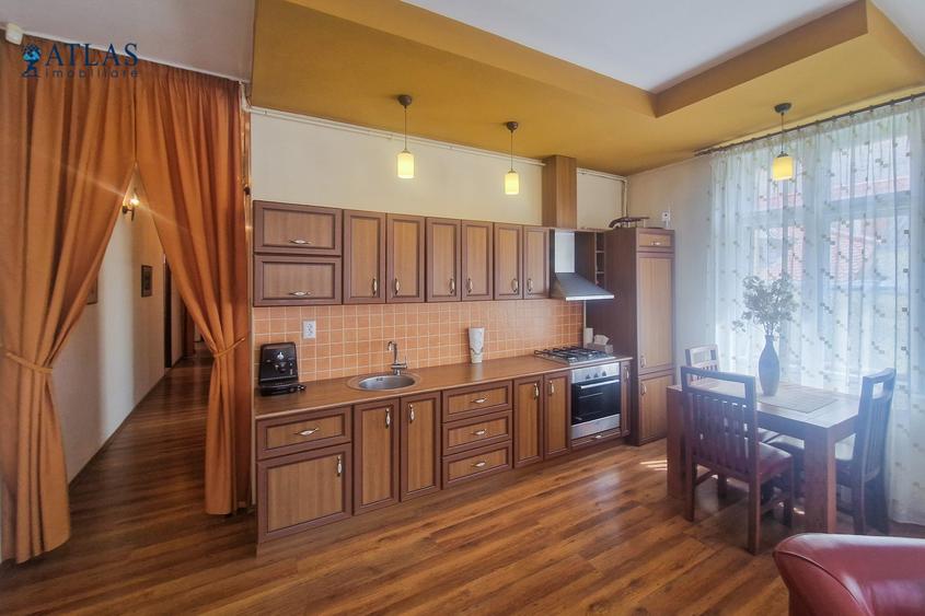 Apartament cu 2 camere decomandat în Centrul Istoric