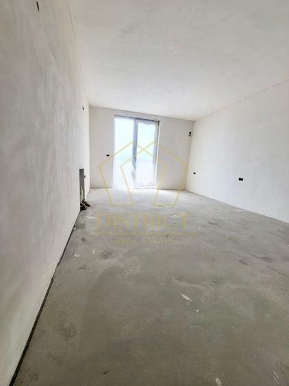 Apartament cu 4 camere în Dumbrăvița