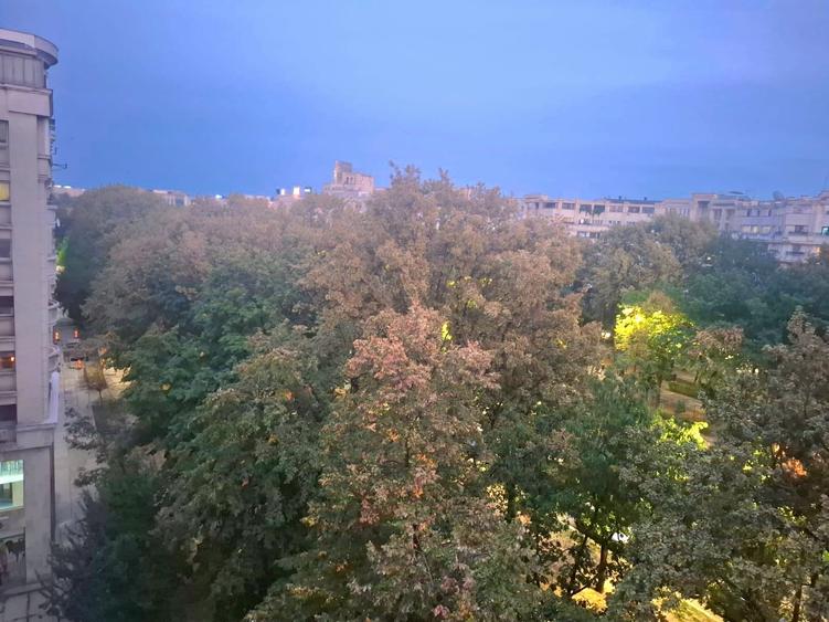 Apartament cu 2 camere decomandat în P-ța Unirii