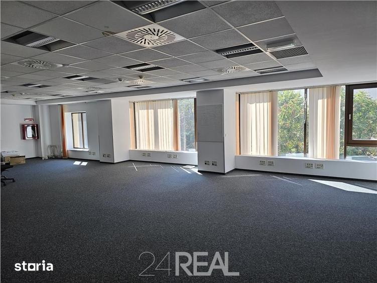Spațiu comercial, de 821 mp, în Universitate