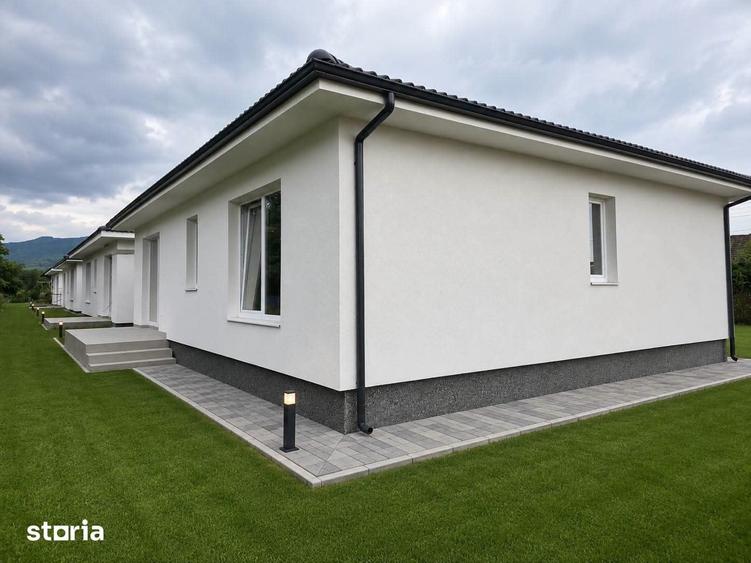 Casă cu 4 camere cu Teren 200 Mp în Central
