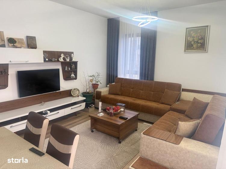 Apartament cu 3 camere decomandat în Matraca