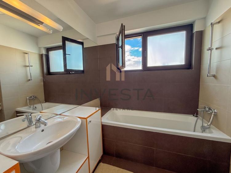 Apartament cu 4 camere semidecomandat, mobilat în Bună Ziua
