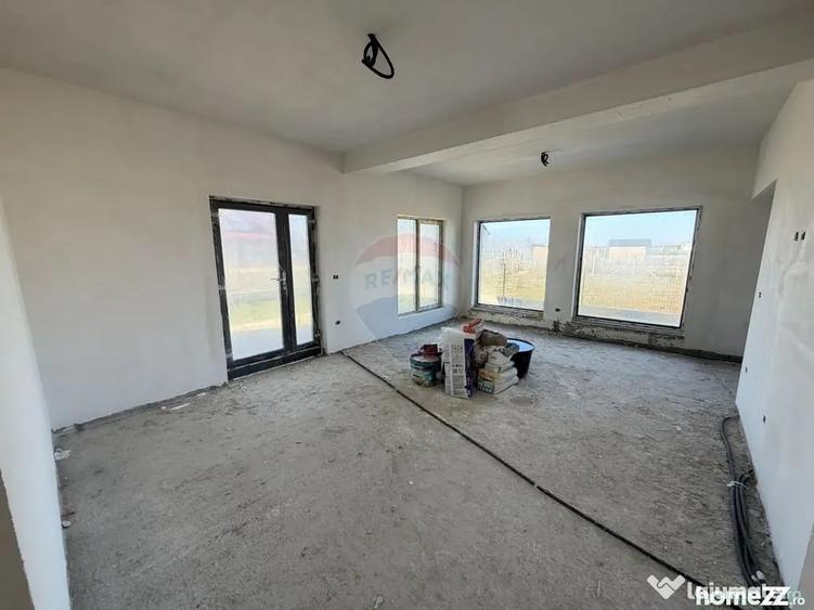 Casă cu 4 camere cu Teren 470 Mp în Câmpineanca