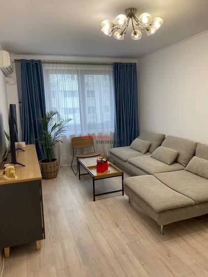 Apartament cu 4 camere semidecomandat în Dristor