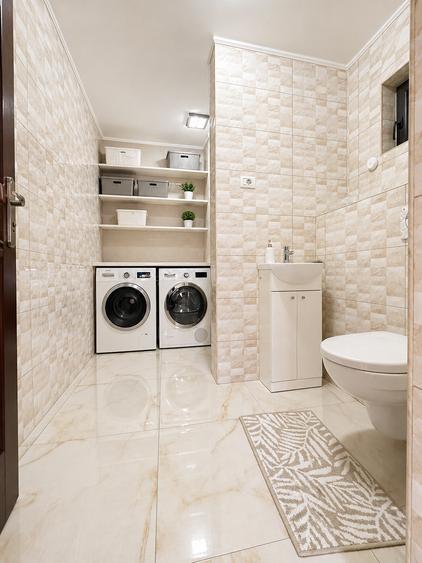 Casă cu 6 camere cu Canalizare în Central