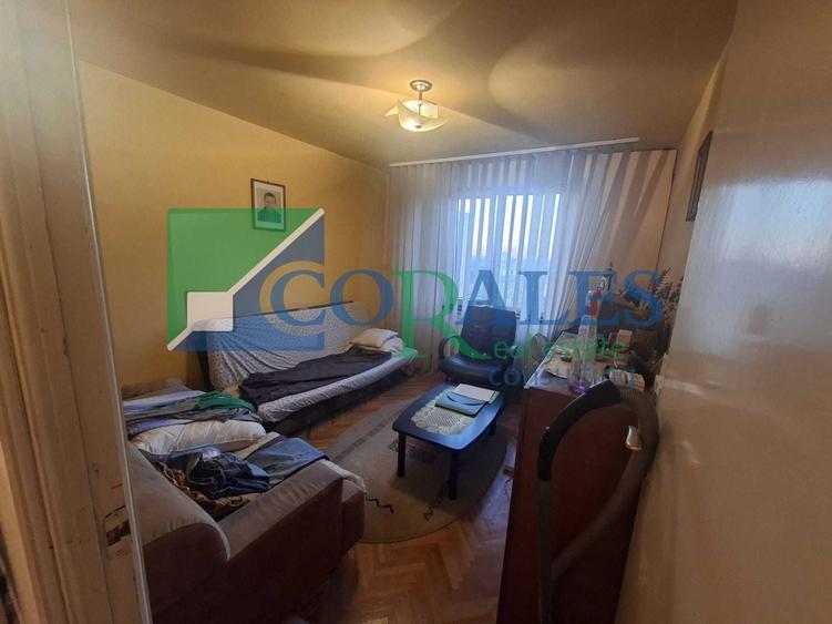 Apartament cu 3 camere decomandat, mobilat în Circumvalațiunii