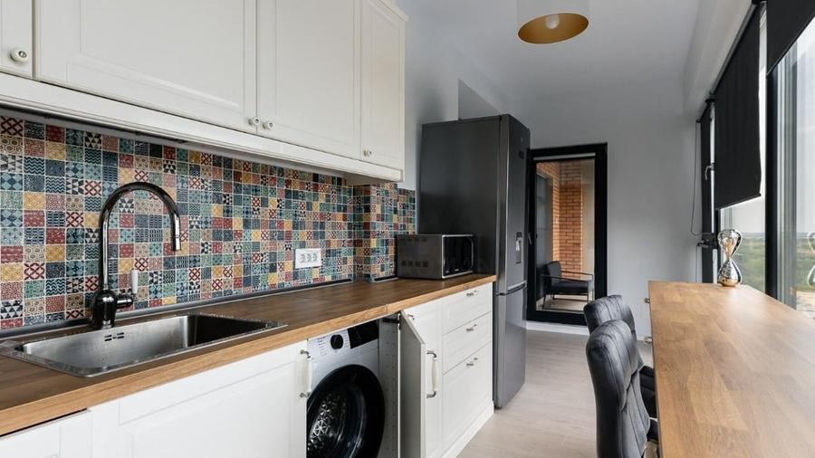 Apartament cu 2 camere decomandat, mobilat în Sisești