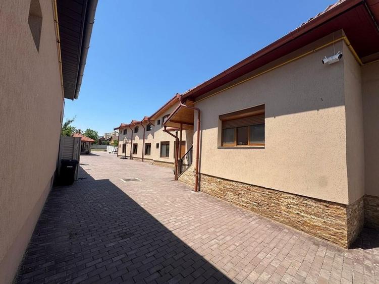 Casă cu 4 camere în Exterior Vest