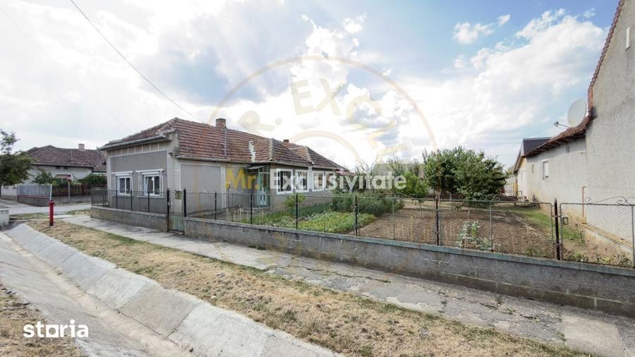 Casă cu 4 camere cu Teren 1005 Mp în Căpleni