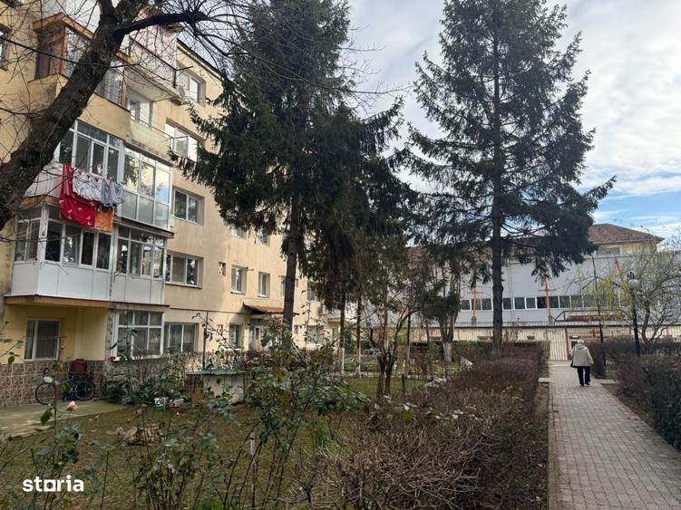 Apartament cu 2 camere semidecomandat în Micro 5