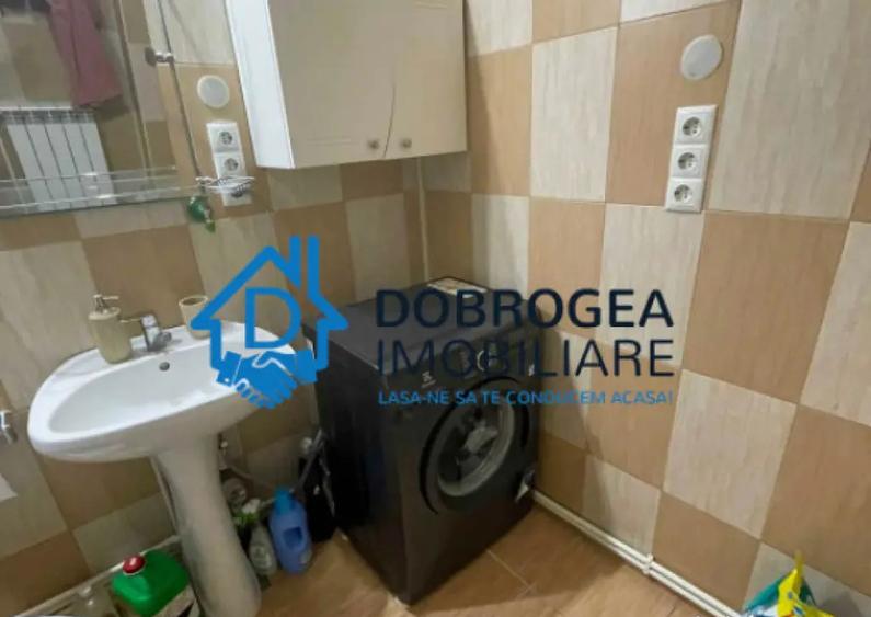 Apartament cu 4 camere decomandat în E3