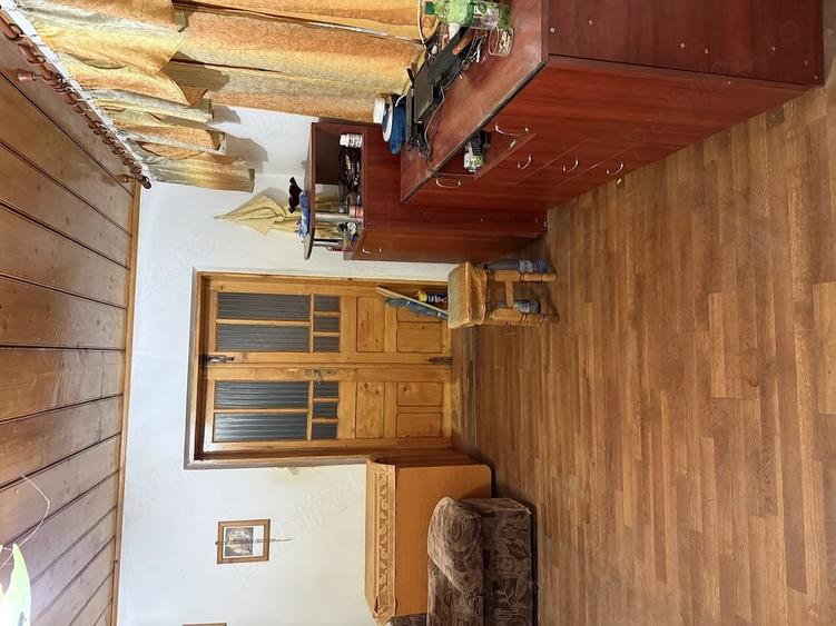 Casă cu 3 camere cu Teren 8300 Mp în Vlăsinești