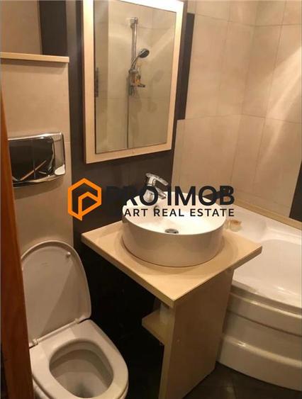 Apartament cu 3 camere decomandat, mobilat în 1 Decembrie