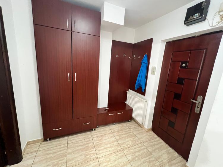 INCHIRIEZ apartament 3 camere,renovat,zona Mihai Viteazul - 10