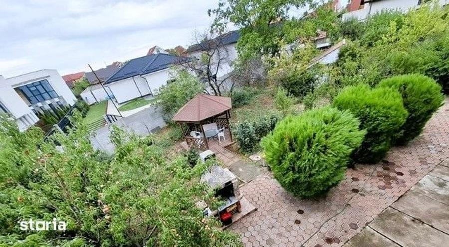 Casă cu 8 camere cu Teren 1315 Mp în Central