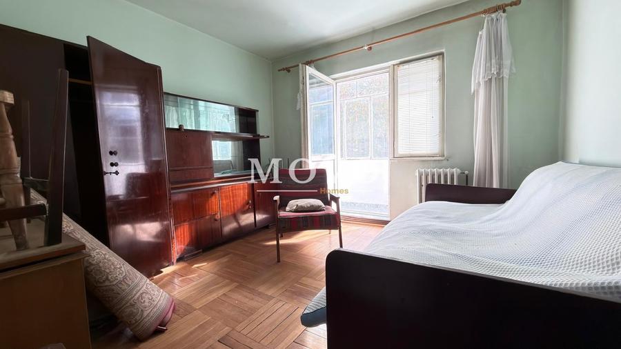 Apartament cu 4 camere decomandat, mobilat în Dâmbovița