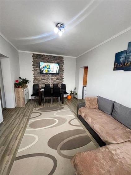 Apartament cu 3 camere decomandat în Rogerius