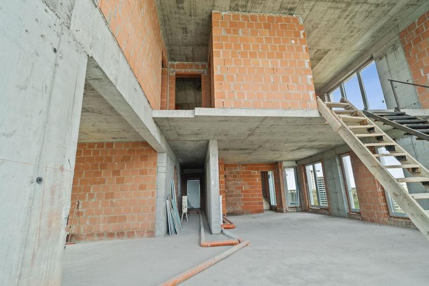 Apartament cu 6 camere decomandat în Aviației