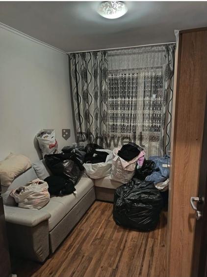 Apartament cu 3 camere semidecomandat, mobilat în Ferentari