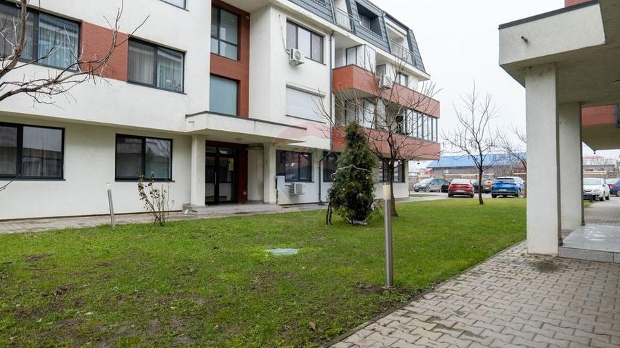 Apartament cu 2 camere semidecomandat, mobilat în Central
