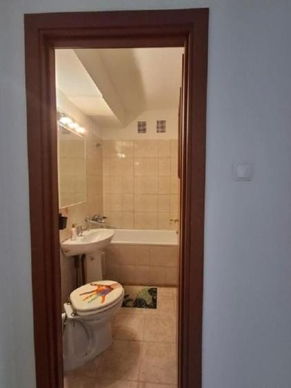 Apartament cu 2 camere decomandat, mobilat în Gara de Nord