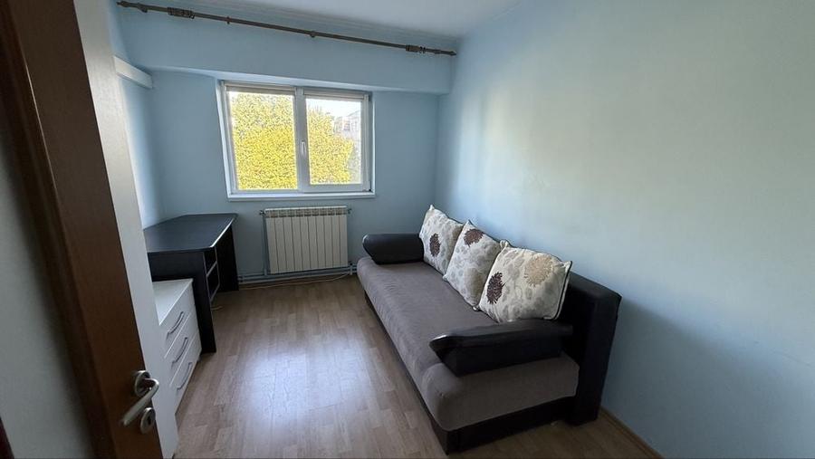 Apartament cu 3 camere decomandat în Faleza Nord