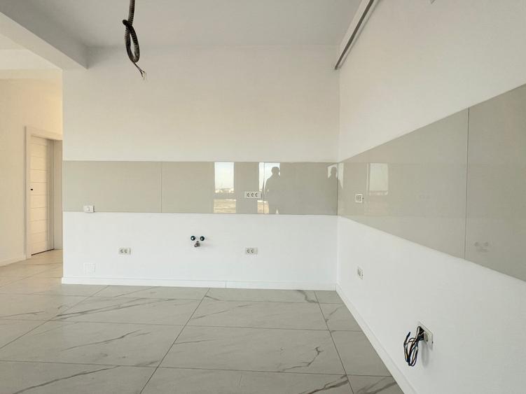 Penthouse cu 2 camere decomandat, mobilat în Braytim