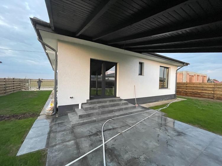Casă individuală cu 4 camere cu Teren 460 Mp în Crevedia