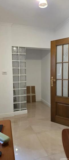 Apartament cu 5 camere decomandat în Aviației