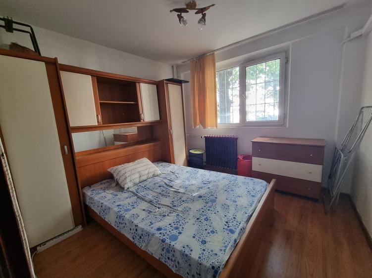 Apartament cu 2 camere decomandat, mobilat în P-ța Victoriei
