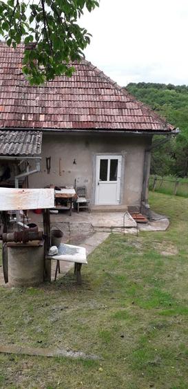 Casă cu 2 camere în Mociu
