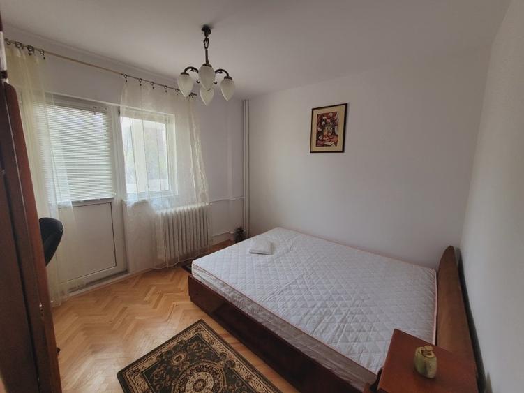 Apartament cu 3 camere decomandat în Politehnica