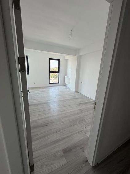 Apartament cu 2 camere semidecomandat în Topoloveni