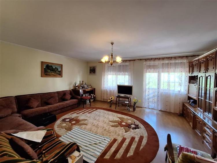 Casă cu 6 camere cu Teren 380 Mp în Ultracentral