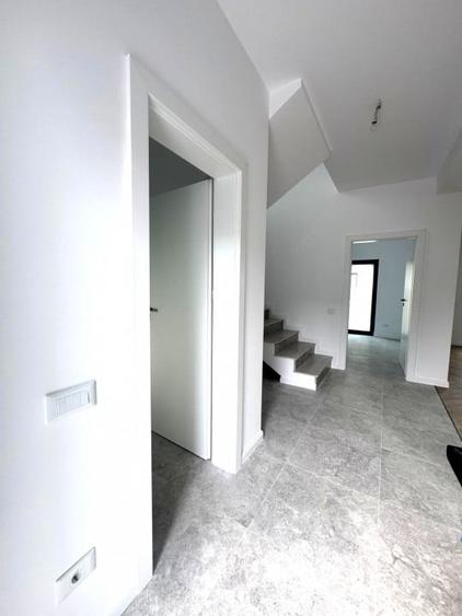 Casă individuală cu 4 camere cu Canalizare în Bragadiru