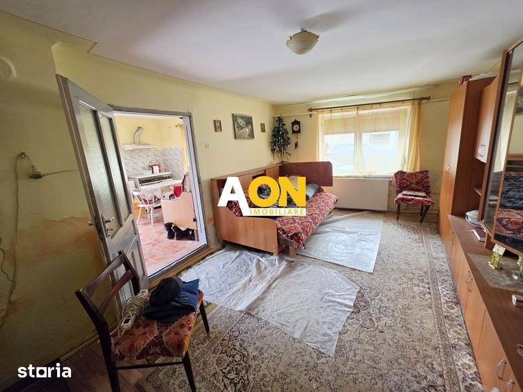 Casa veche cu 3 camere, 259 mp teren, la asfalt, zona Prefectura - 2