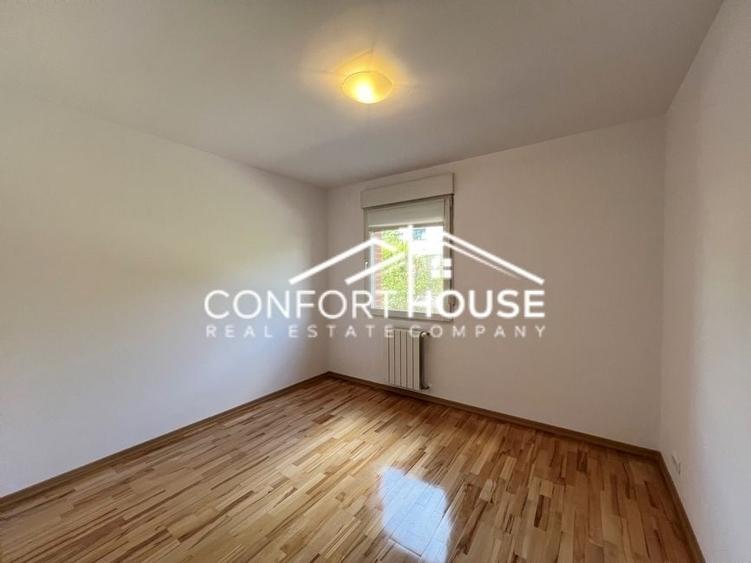 Duplex cu 6 camere cu Piscina în Iancu Nicolae