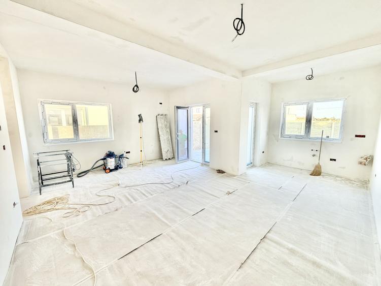 Duplex cu 4 camere cu Teren 275 Mp în Urseni