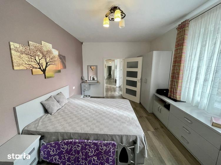 Casă cu 5 camere cu Teren 1593 Mp în Șinca