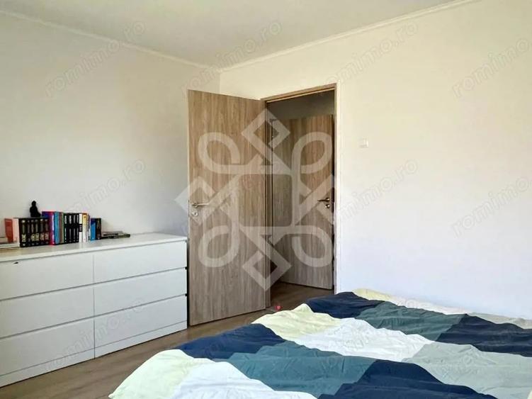 Apartament cu 3 camere semidecomandat în Rogerius