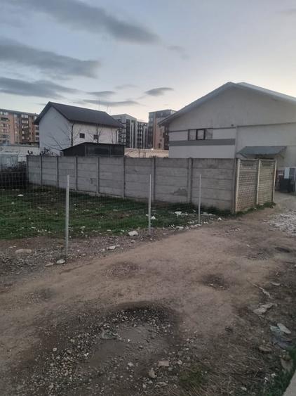Teren în Militari