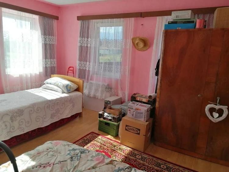Casă cu 2 camere cu Teren 868 Mp în Arpașu de Sus