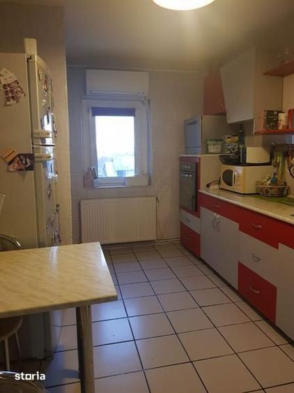 Apartament cu 3 camere decomandat în Cantacuzino