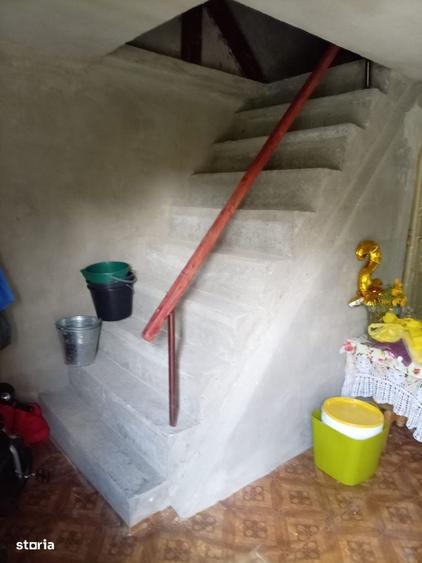Casă cu 4 camere cu Teren 1000 Mp în Brăești