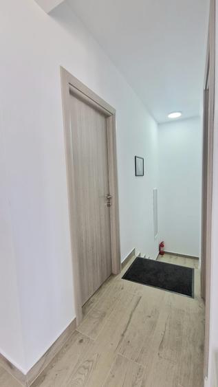 Apartament cu 2 camere semidecomandat, mobilat în 1 Decembrie