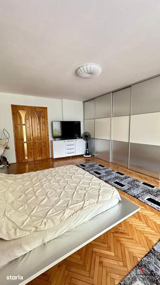 Casă cu 5 camere cu Teren 3200 Mp în Central